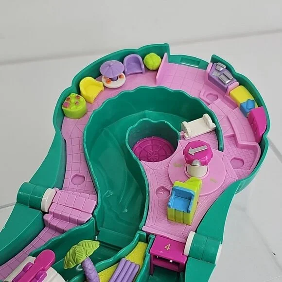 Polly Pocket Splash & Slide Water Park Teal Compact (Bluebird, 1995) Playset - Picture 4 of 11